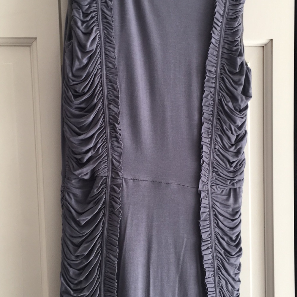 Theme Grey dress with ruching sides. - Picture 2 of 3